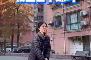 初中女子篮球队投篮训练视频